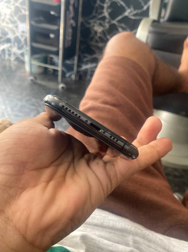 Apple iPhone 11 Pro 1