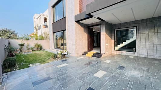 1 Kanal Full House For Rent In DHA Phase 7 - Near Park And Commercial Market