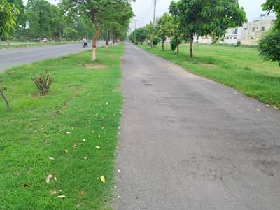 10 Marla Plot Available For Sale
