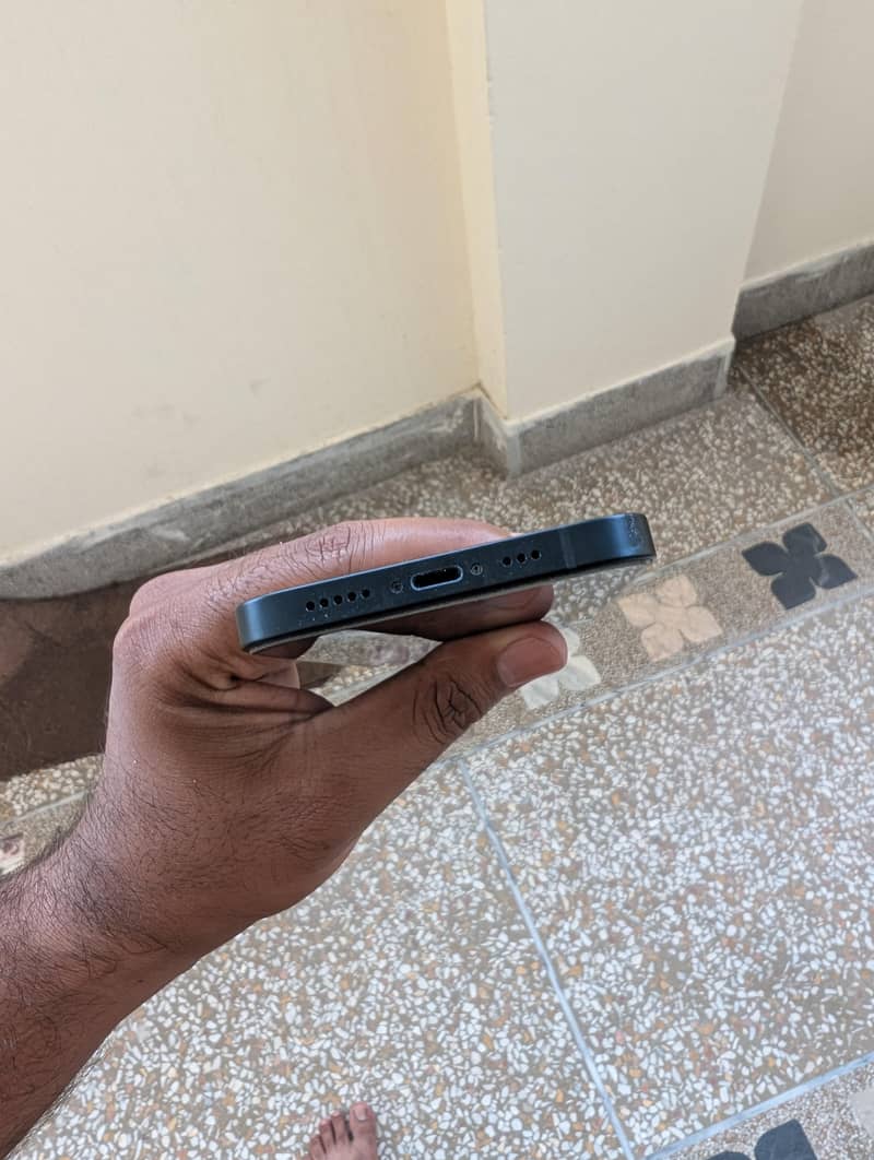 Apple iPhone 13 1