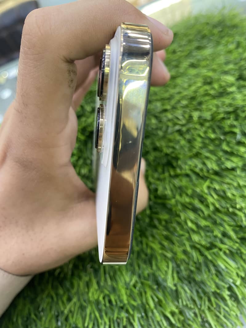 Apple iPhone 13 Pro 3