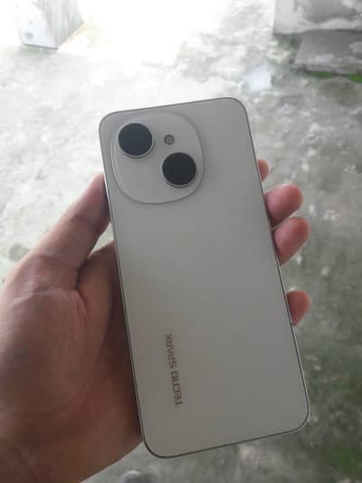 Tecno Spark Go 1. . 8gh rem 64 memore