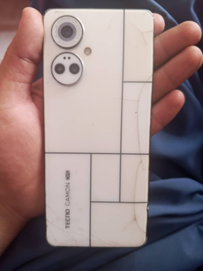 Tecno Camon 19 Pro 4
