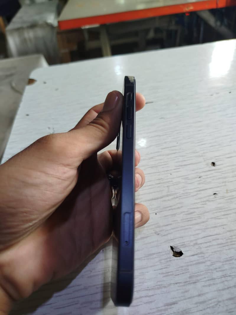 Apple iPhone 12 2