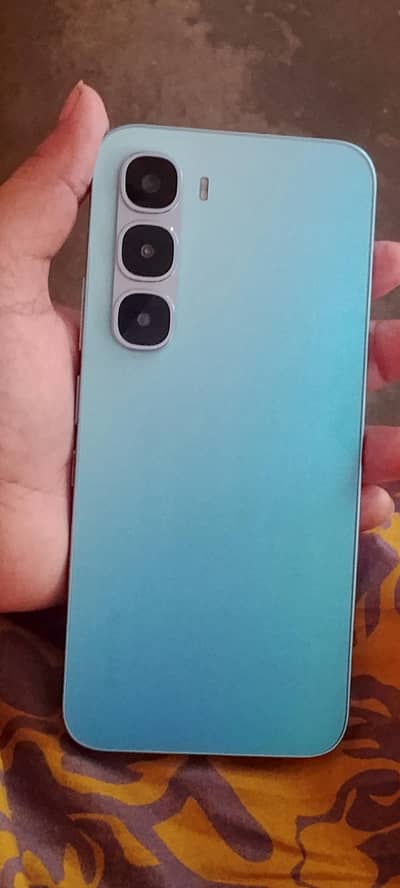 infinix hot 60pro 6.6 mm design