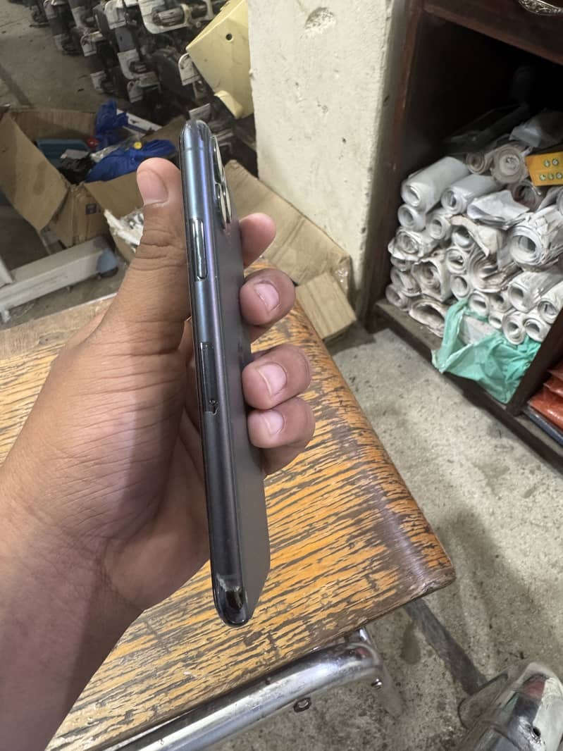 iPhone 11 Pro 0