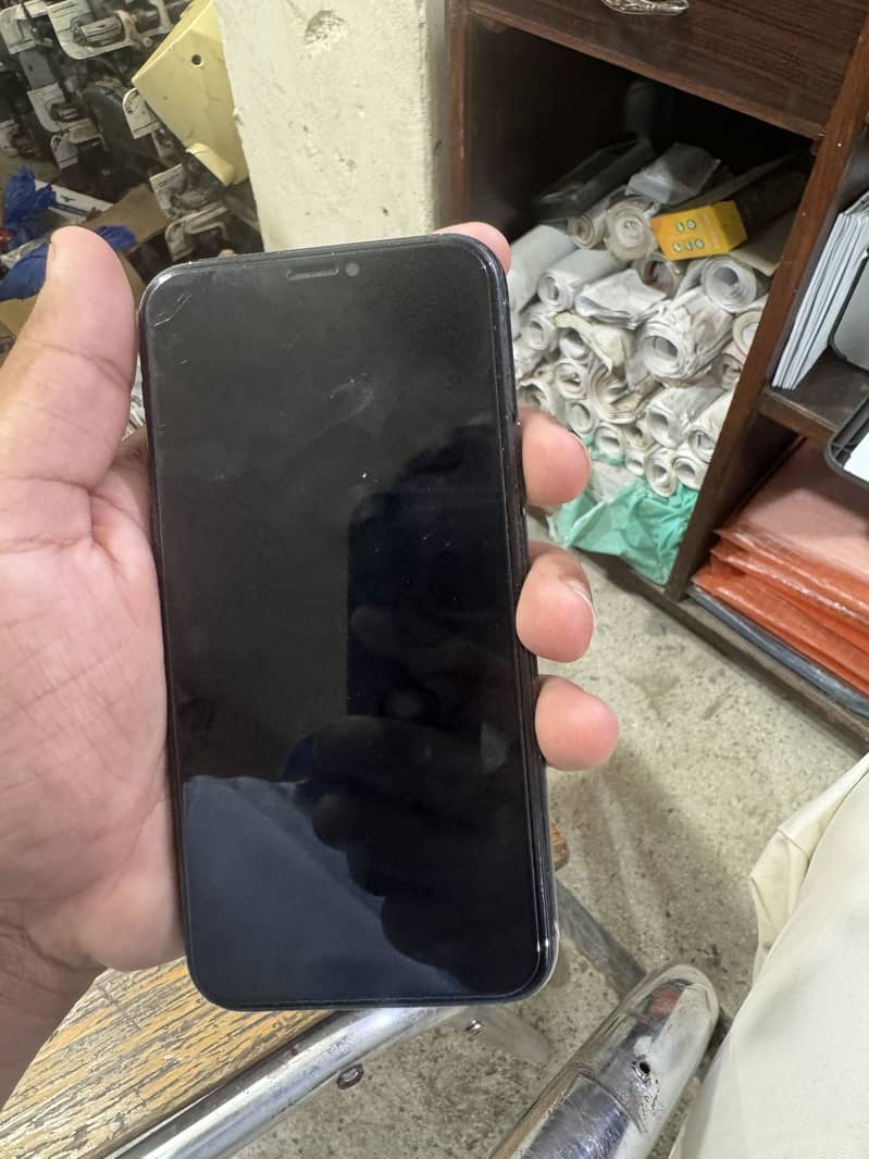 iPhone 11 Pro 4