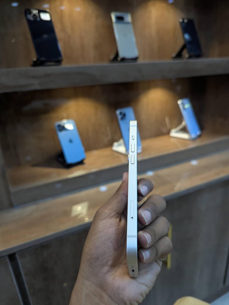 Apple iPhone 14 5
