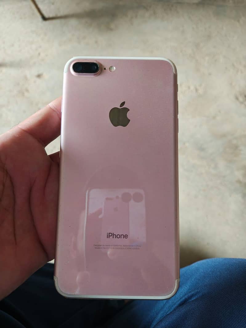 Apple iPhone 7 Plus 1