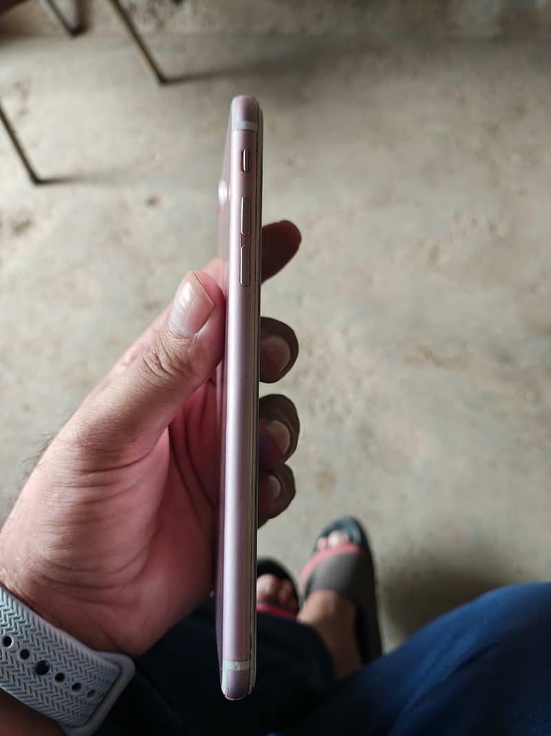 Apple iPhone 7 Plus 2