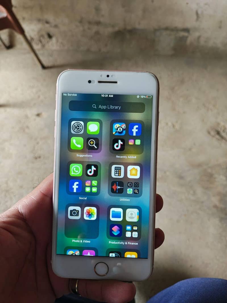 Apple iPhone 7 Plus 3