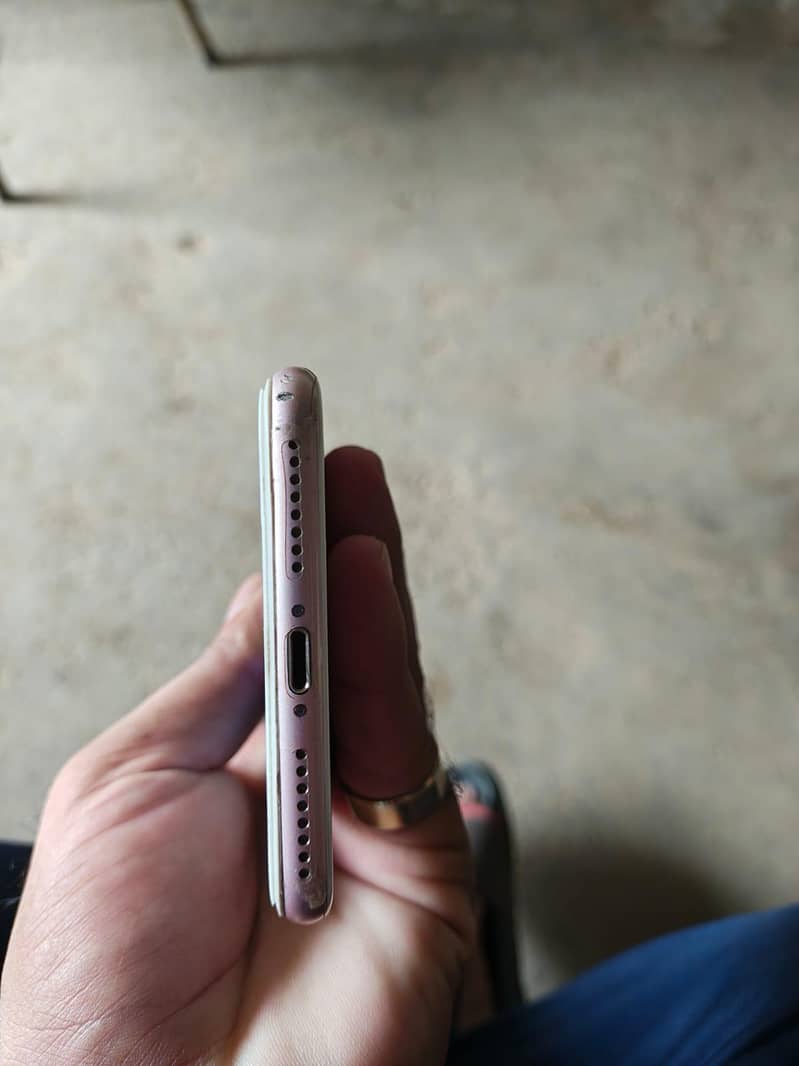 Apple iPhone 7 Plus 4
