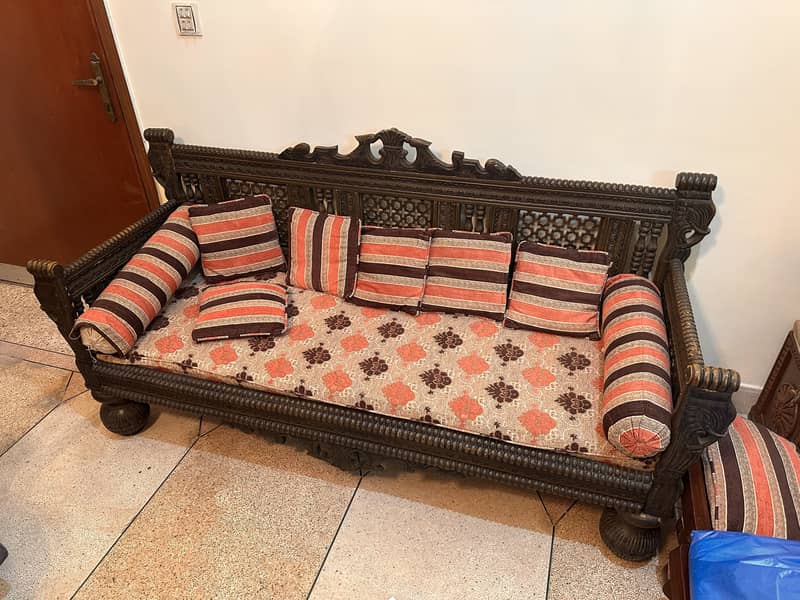 Dewan 0
