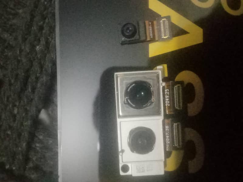 pixel five cameras front and back 0