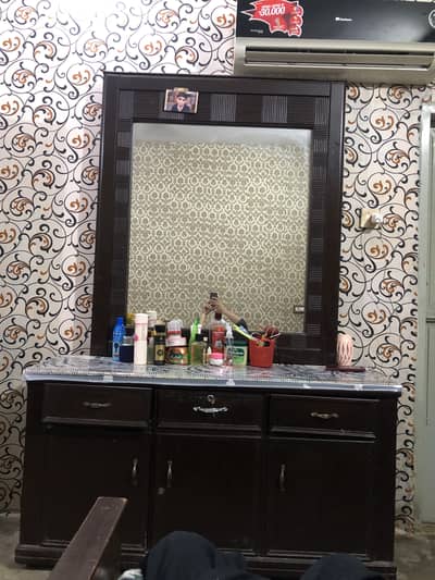 Heavy wood dressing table