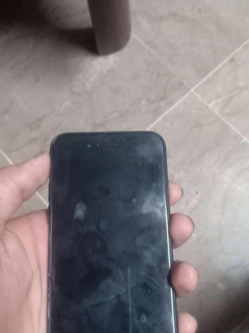 Apple iPhone 7 1