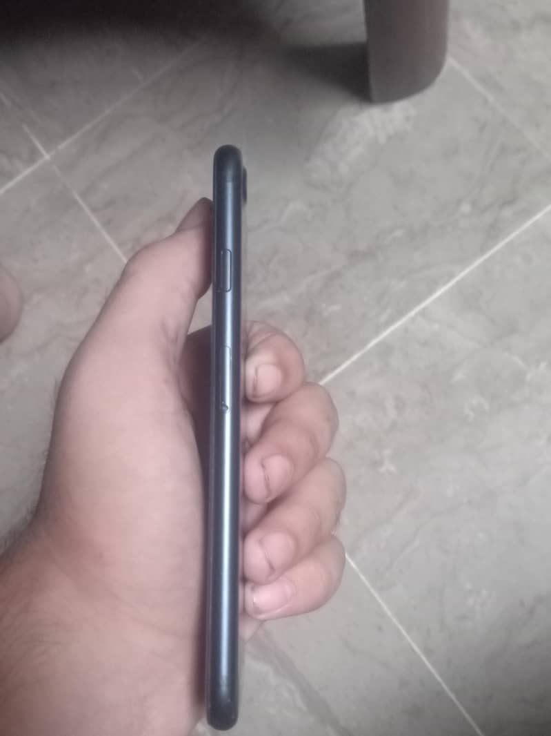 Apple iPhone 7 2