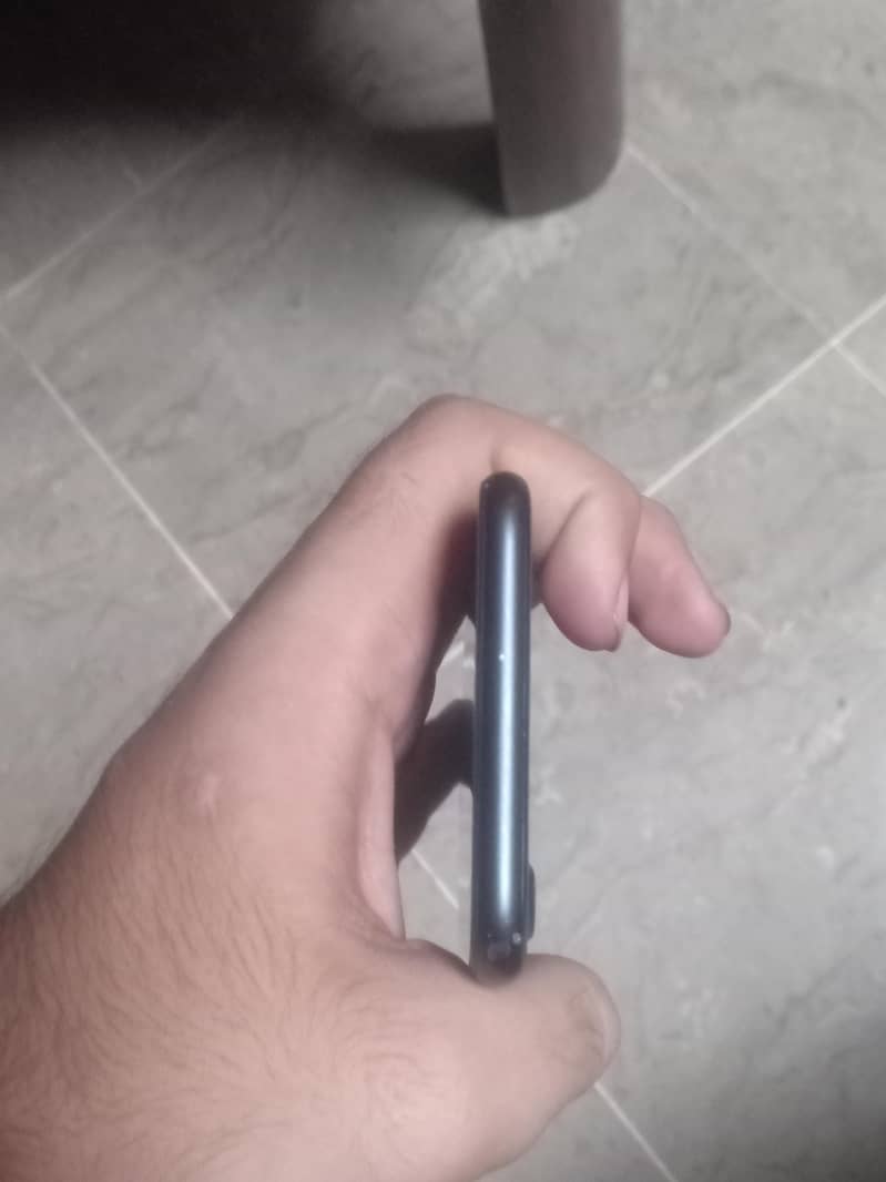 Apple iPhone 7 3