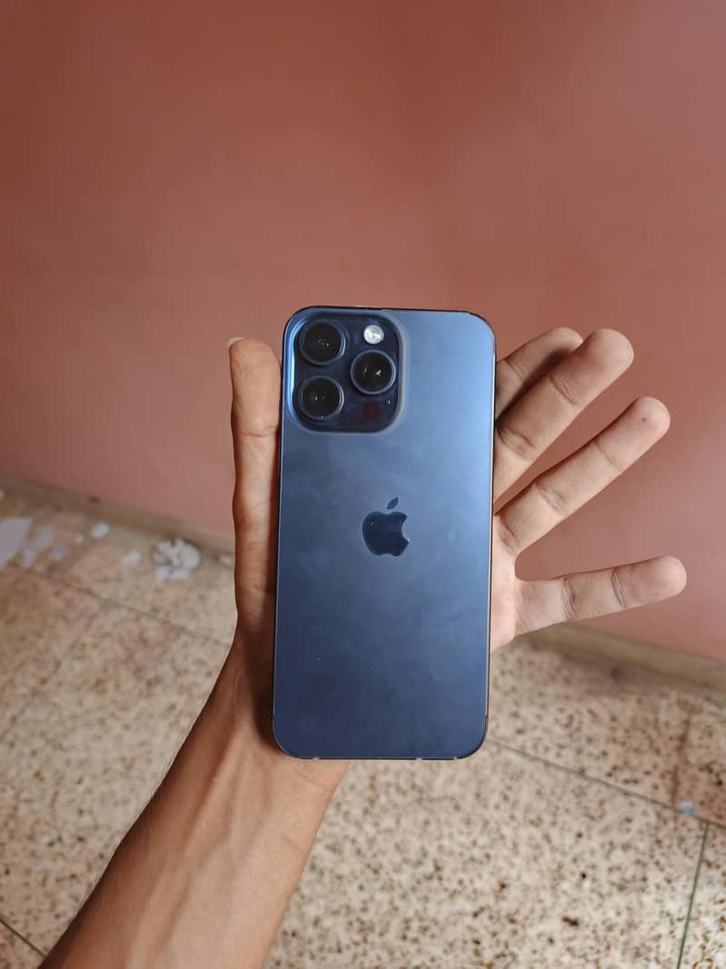 Apple iPhone 15 Pro 3