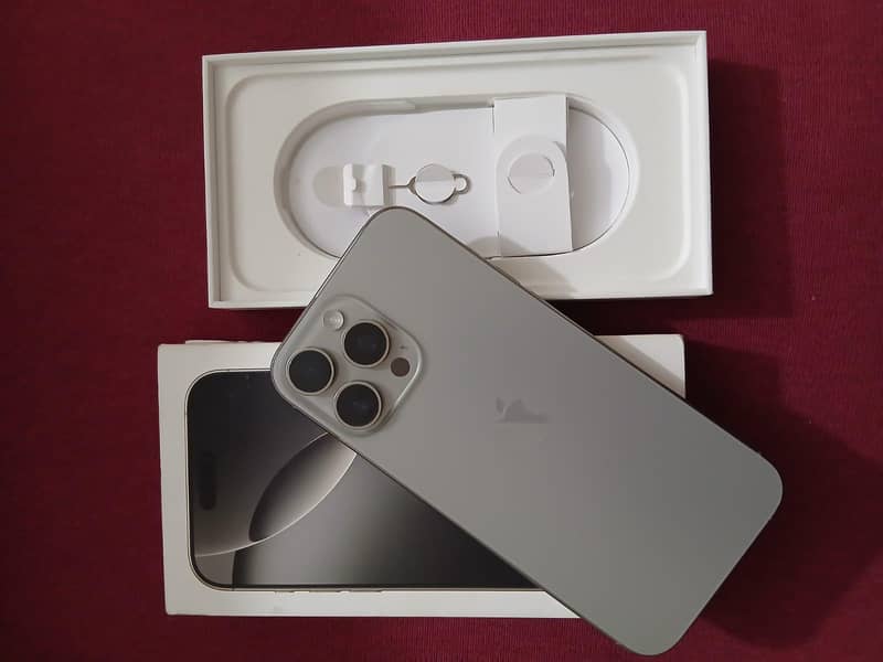 Apple iPhone 16 Pro Max 5