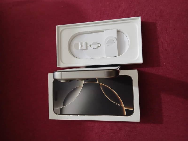 Apple iPhone 16 Pro Max 6
