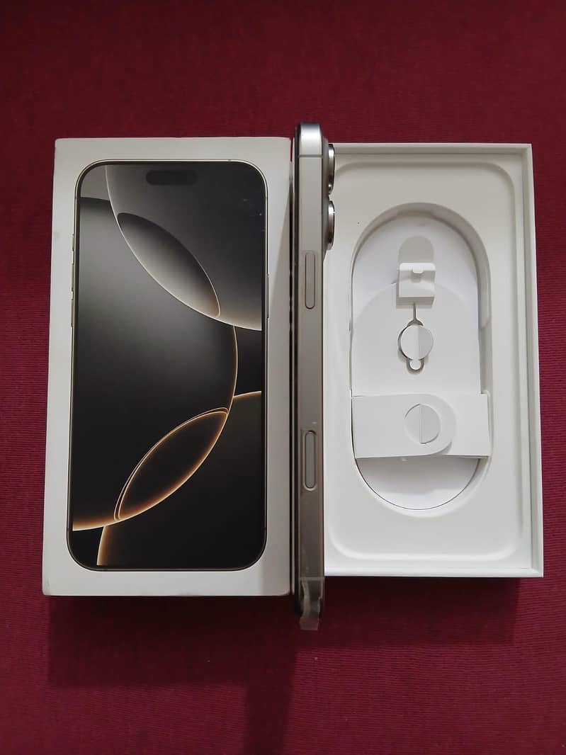 Apple iPhone 16 Pro Max 8
