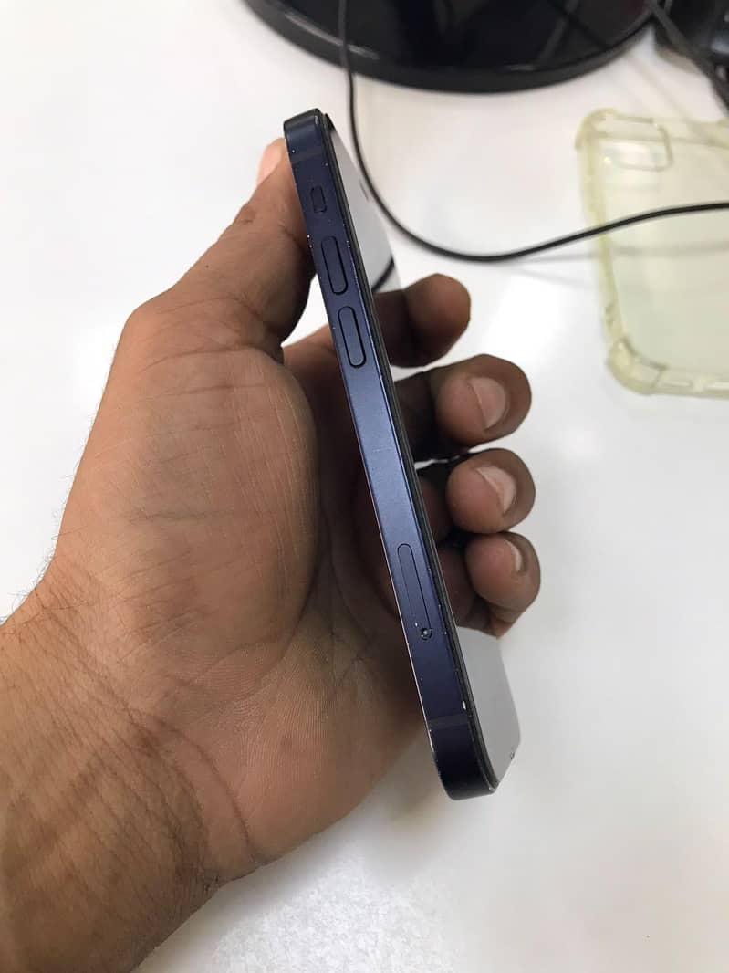 Apple iPhone 12 mini 3