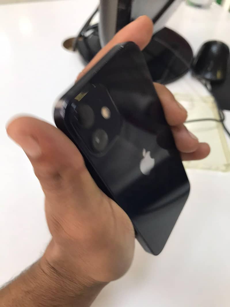 Apple iPhone 12 mini 4