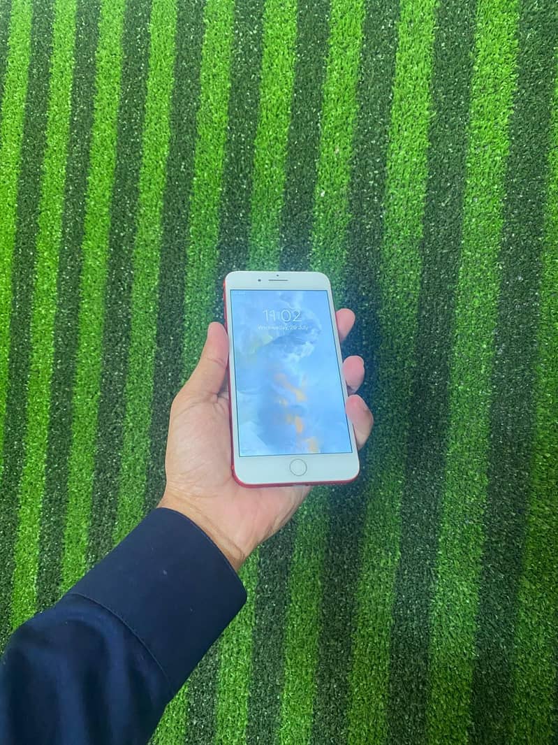 Apple iPhone 7 plus 0