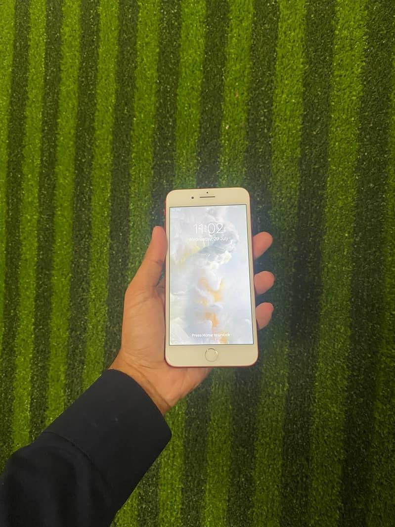Apple iPhone 7 plus 1