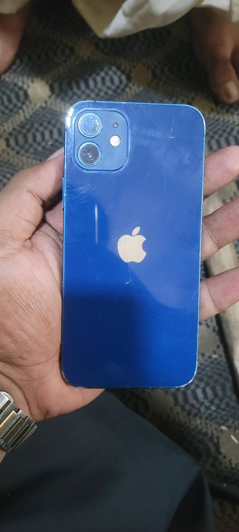 Apple iPhone 12 4