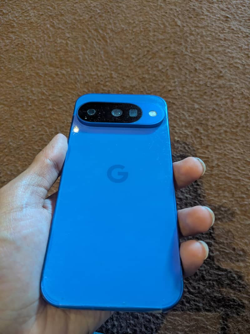 Google Pixel 10 4