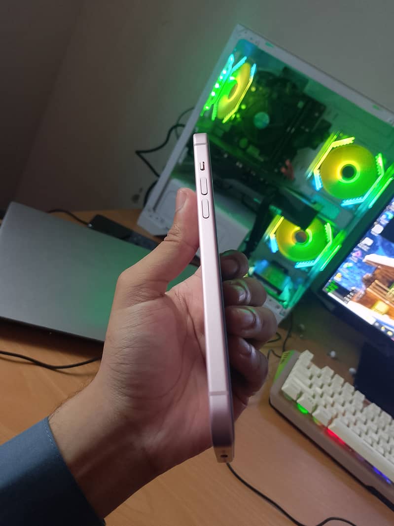 iPhone 15 plus jv 3