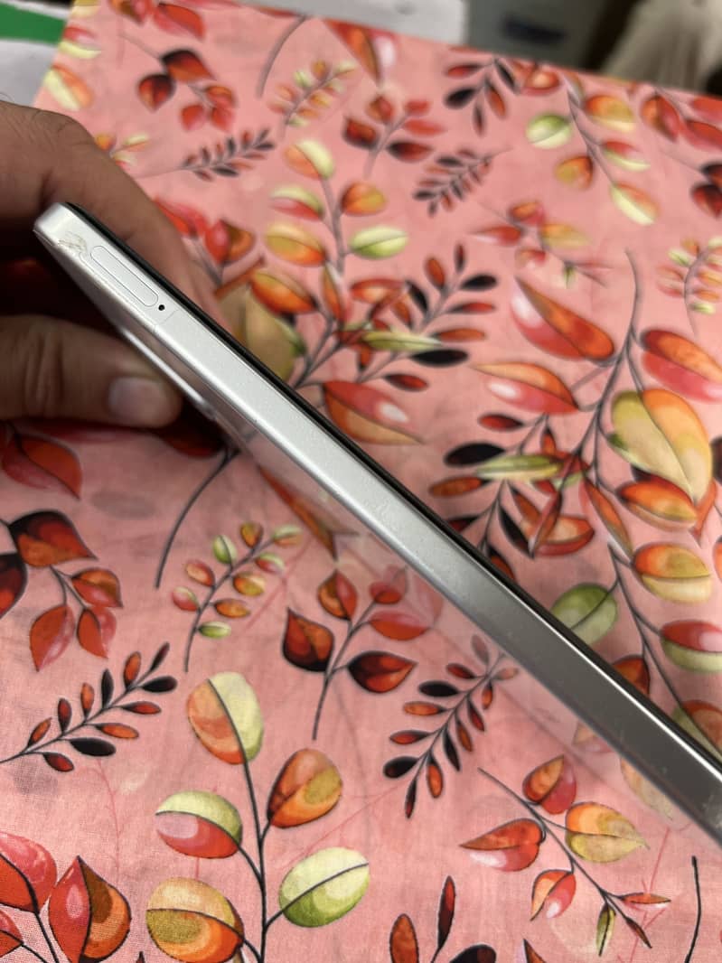 OPPO A6s 6