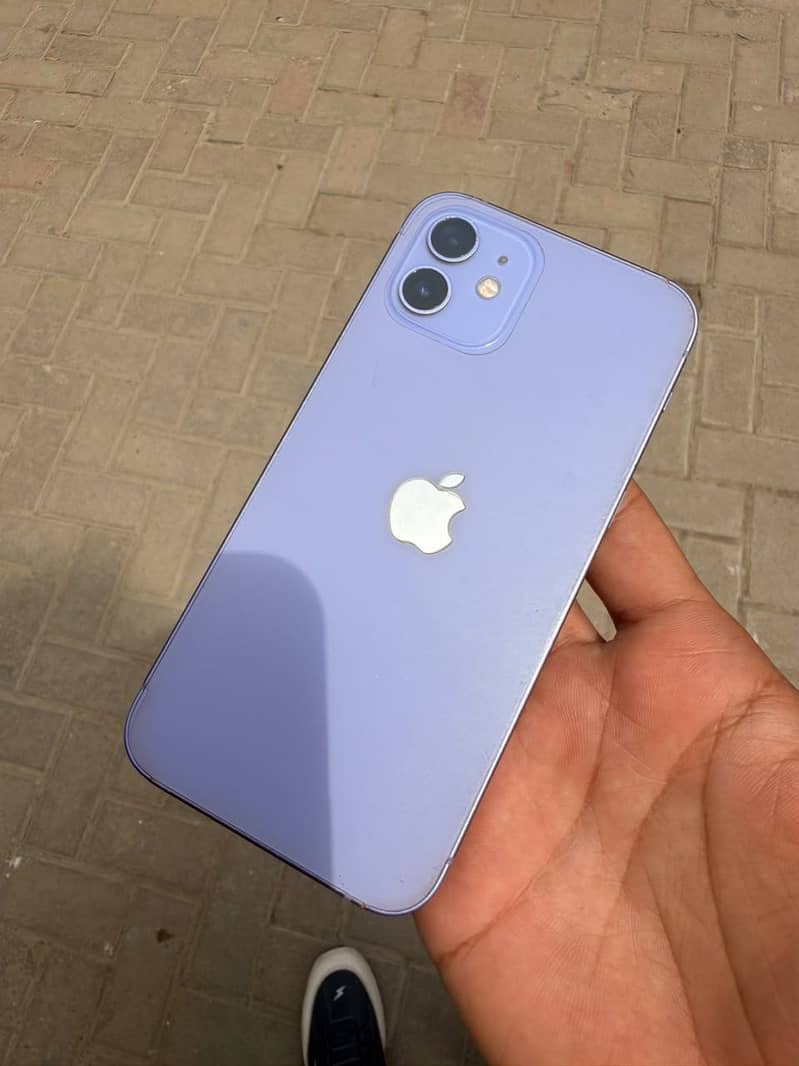 Apple iPhone 12 3