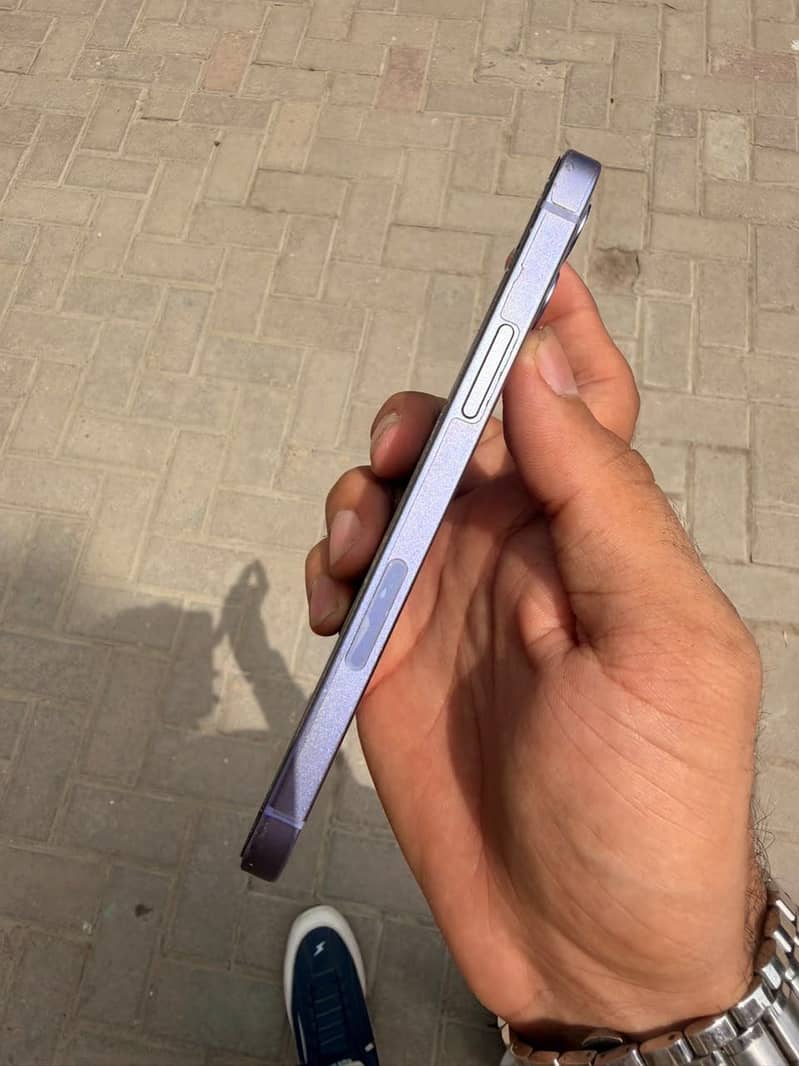 Apple iPhone 12 5