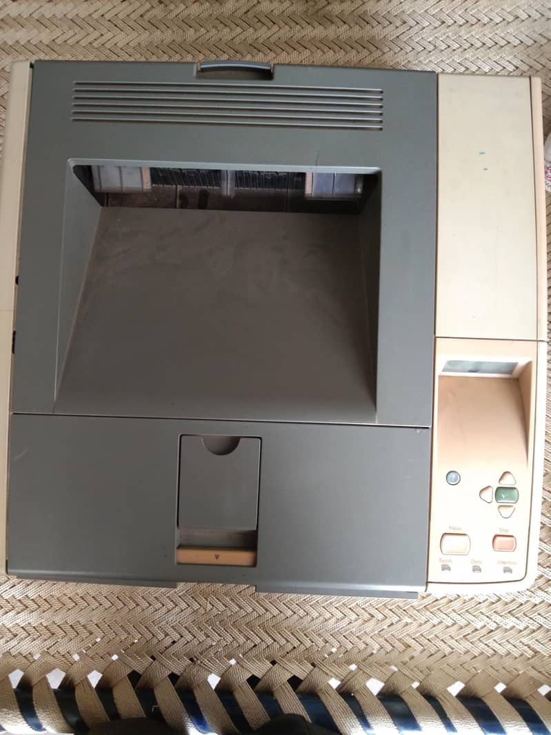 Hp LaserjetM3035 printer 1