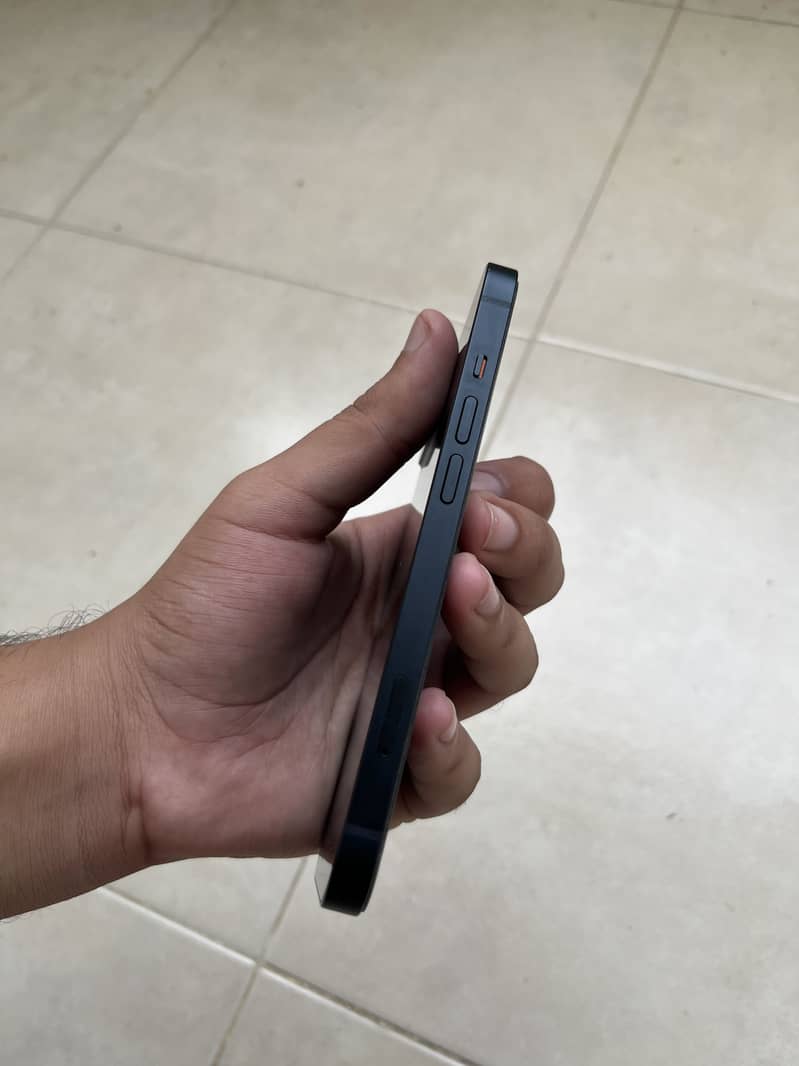 Apple iPhone 13 1