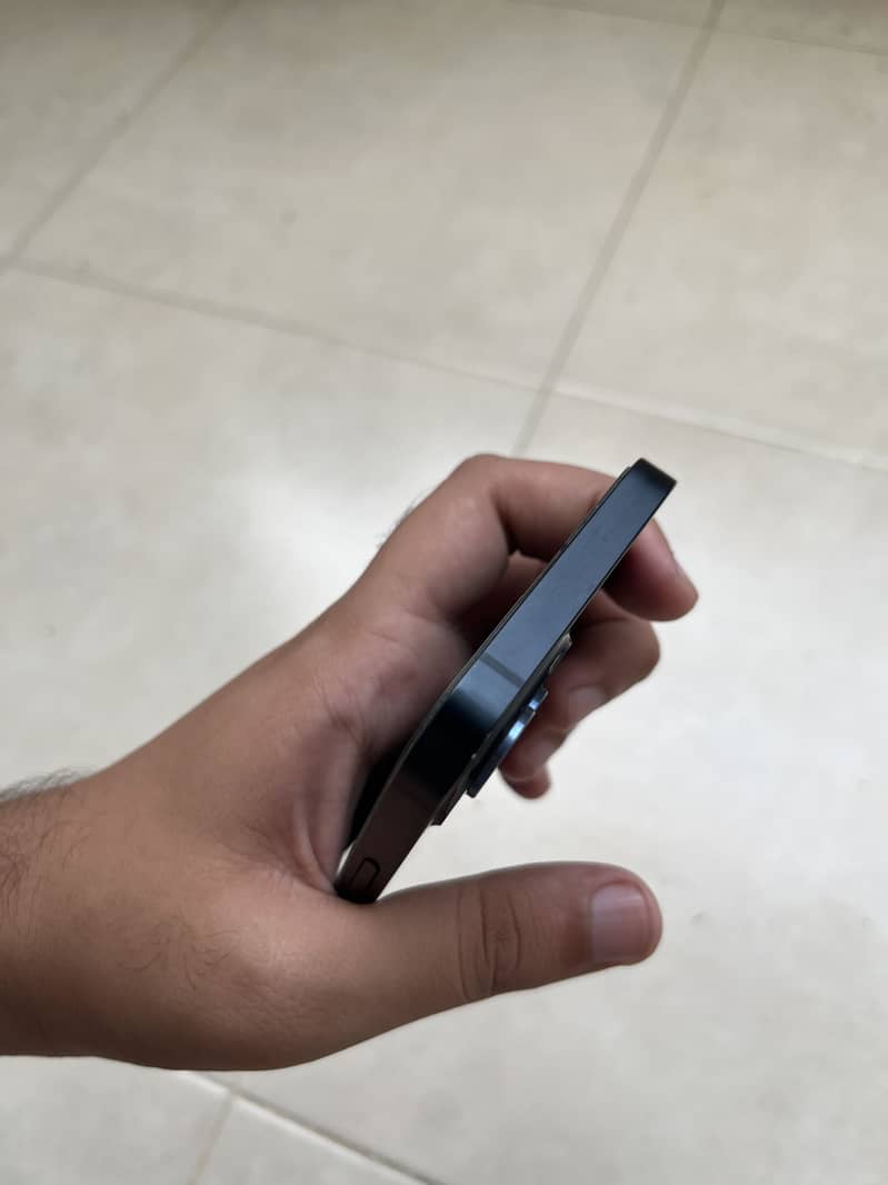 Apple iPhone 13 2