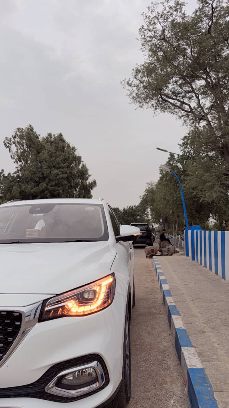 MG HS 2024 5