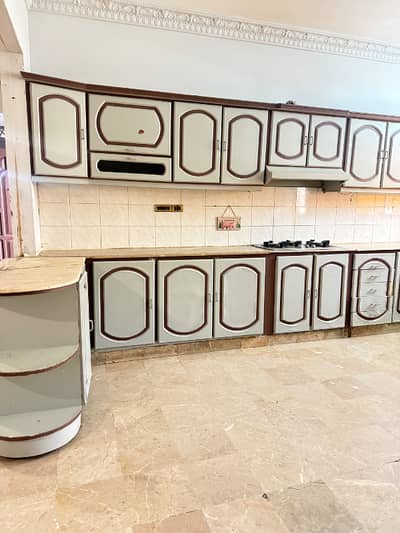 3 bed room appartment with 4 washrooms