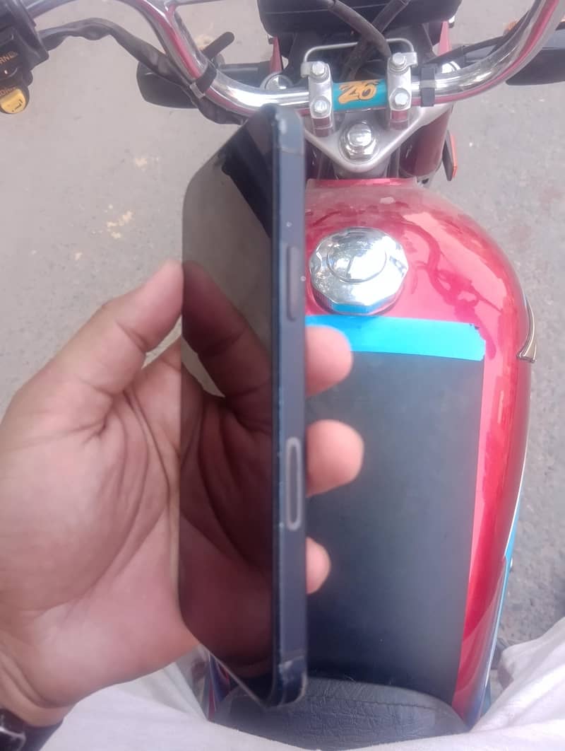 Apple iPhone 12 2