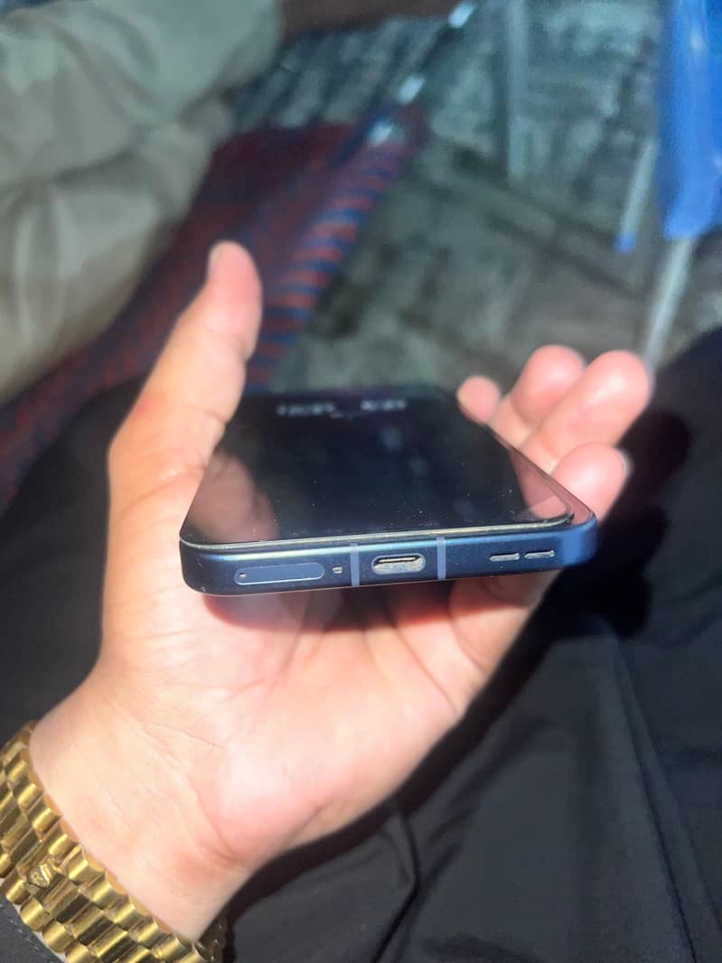 Apple iPhone 12 4