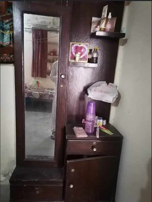Dressing Table In Good Condition 0