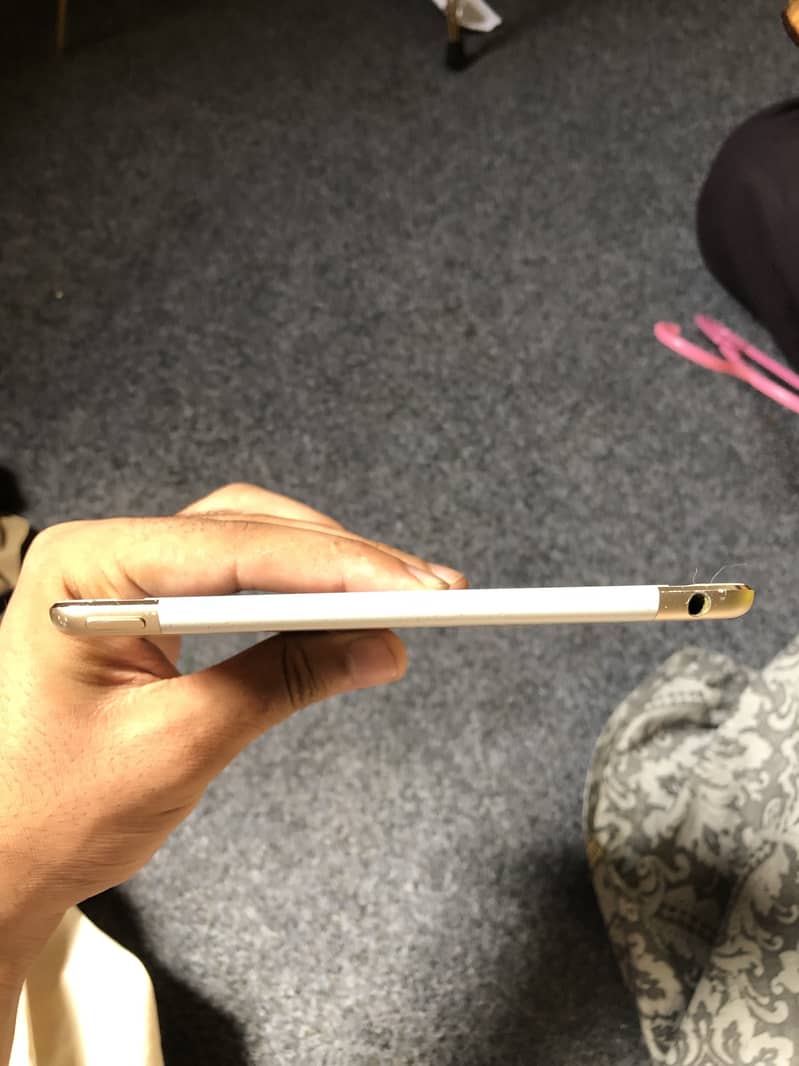 Apple iPad mini 4 2