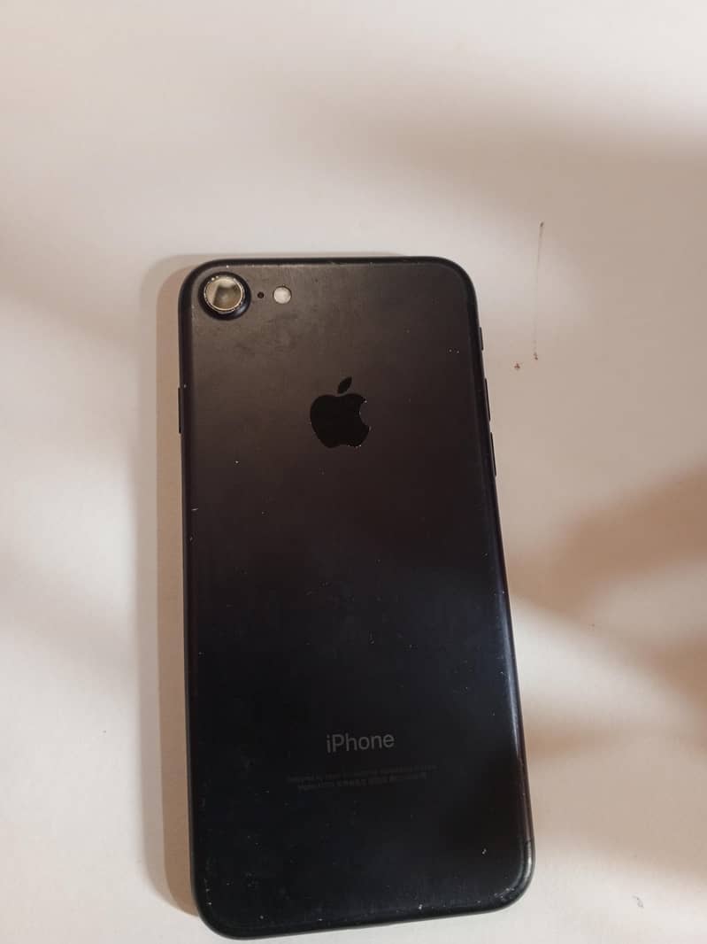 Apple iPhone 7 2