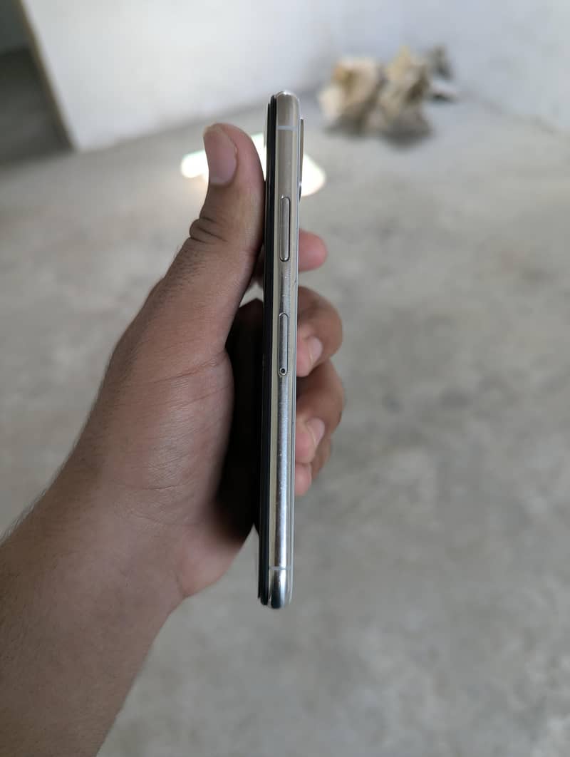 Apple iPhone X 2