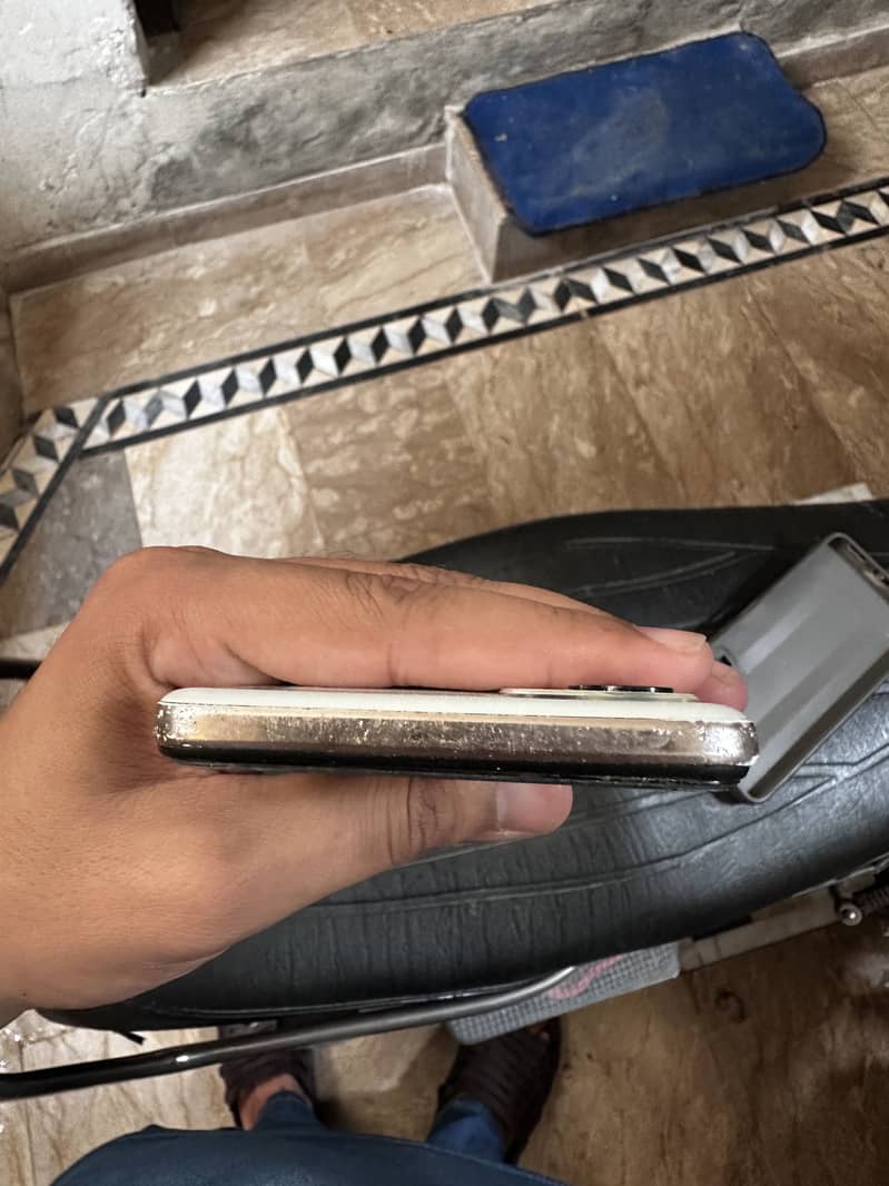 Tecno Camon 18P 4