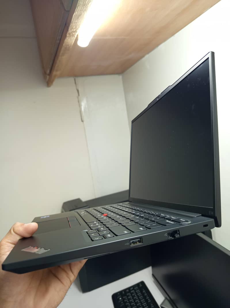 Thinkpad E14 Gen 5 2