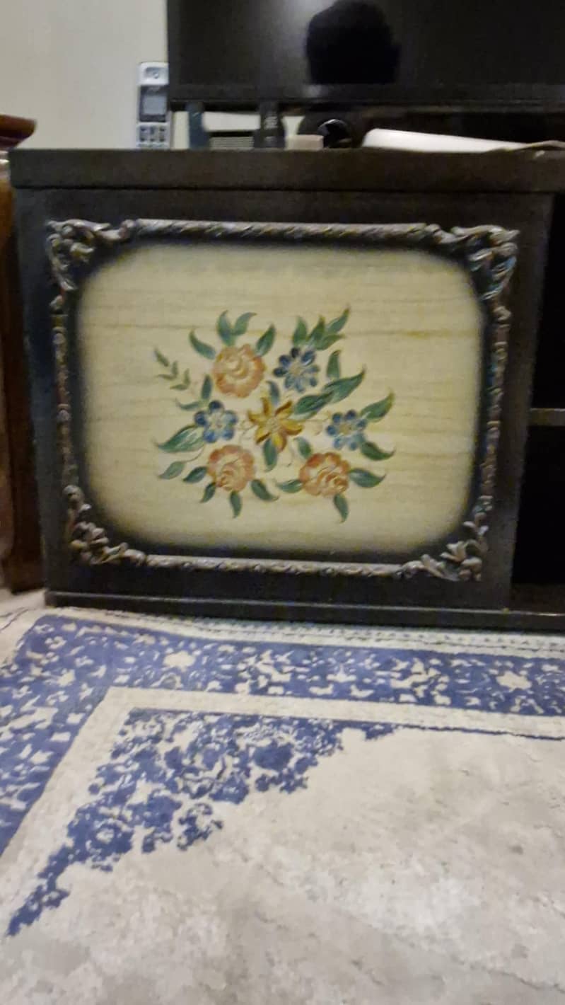 Painted TV console 2